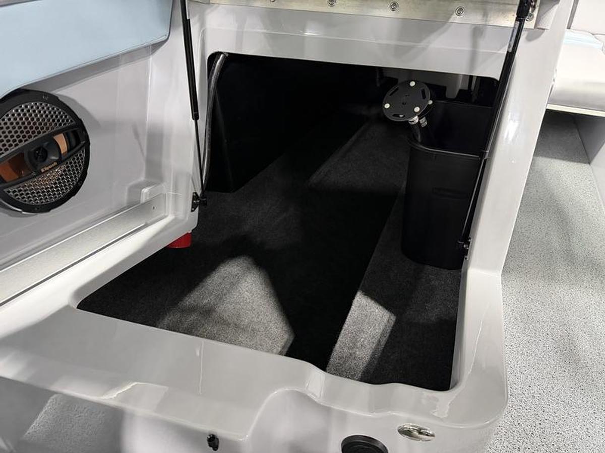 Used 2023 MasterCraft XT24