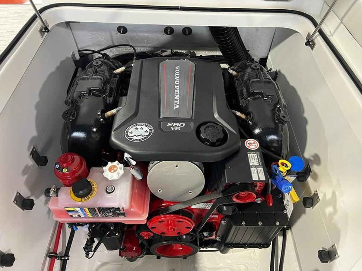 2025 Cobalt Boats CS23