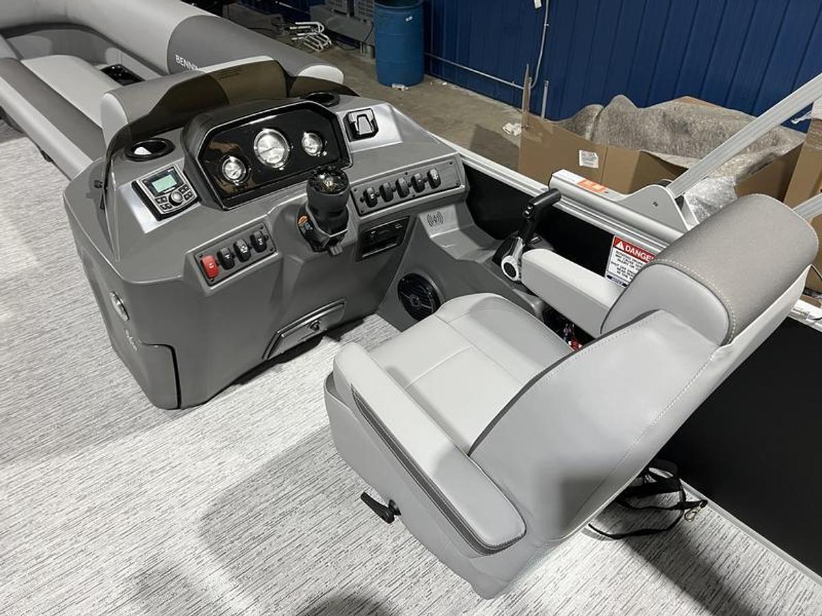 2025 Bennington 23 SL