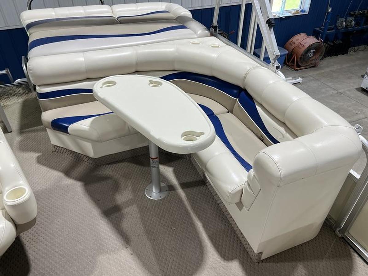 Used 2003 Bennington 2275 LX