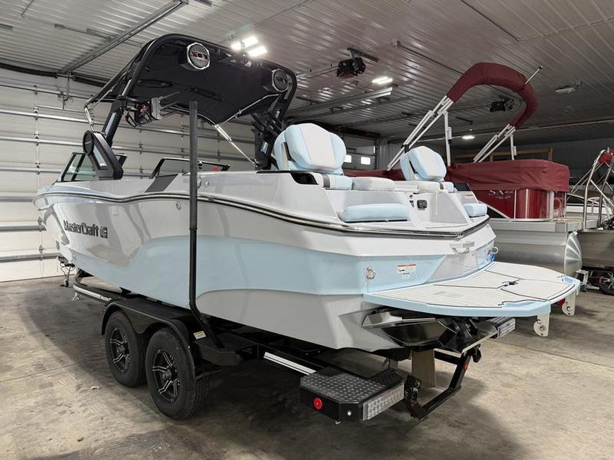 Used 2023 MasterCraft XT24
