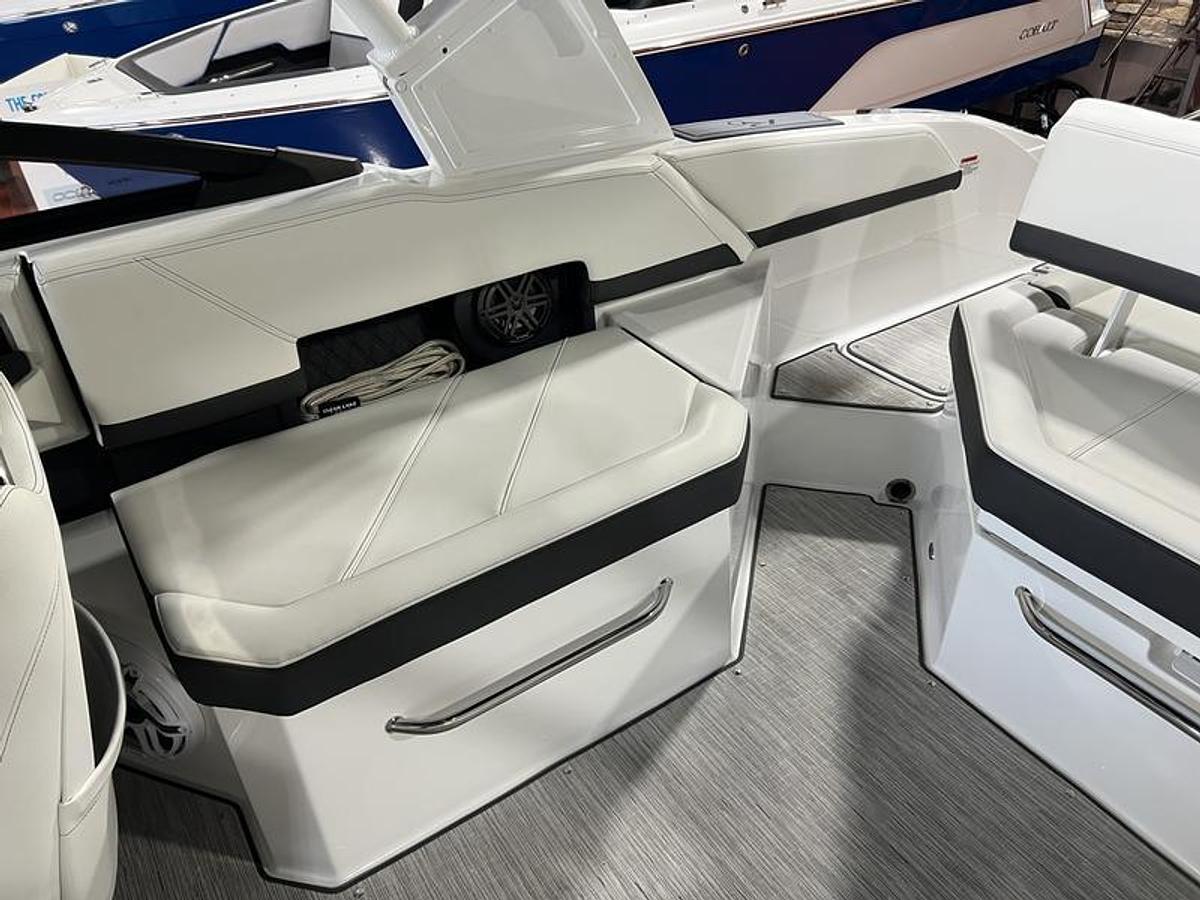 2026 Cobalt Boats R6