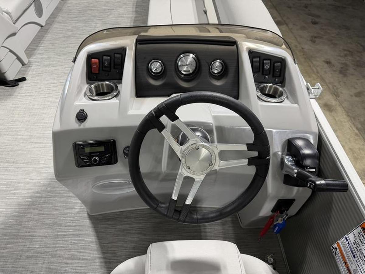 Used 2023 Bennington 22 SL