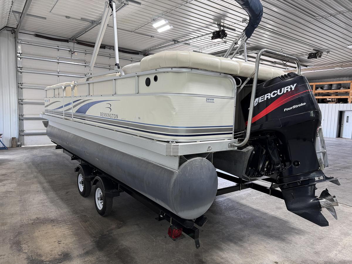 Used 2003 Bennington 2275 LX