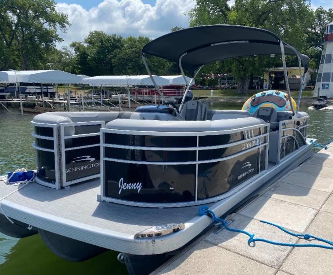 Used Standard Pontoon - 12 Passengers