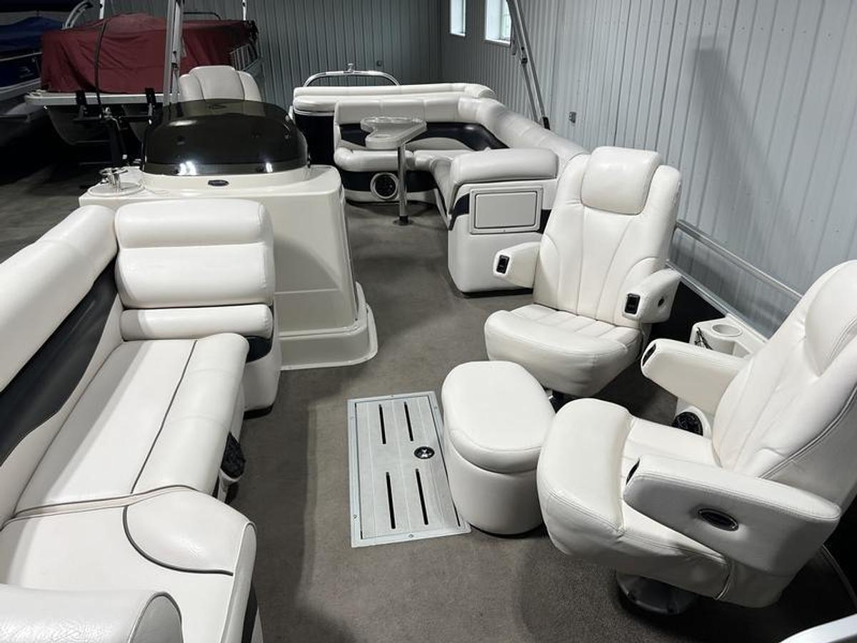 Used 2010 Premier 225 SUNSATION LTD