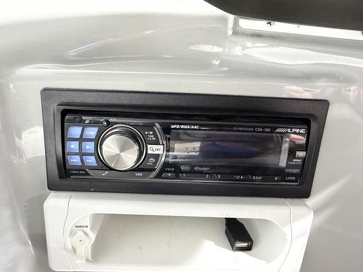 Used 2005 Bayliner 225 LS
