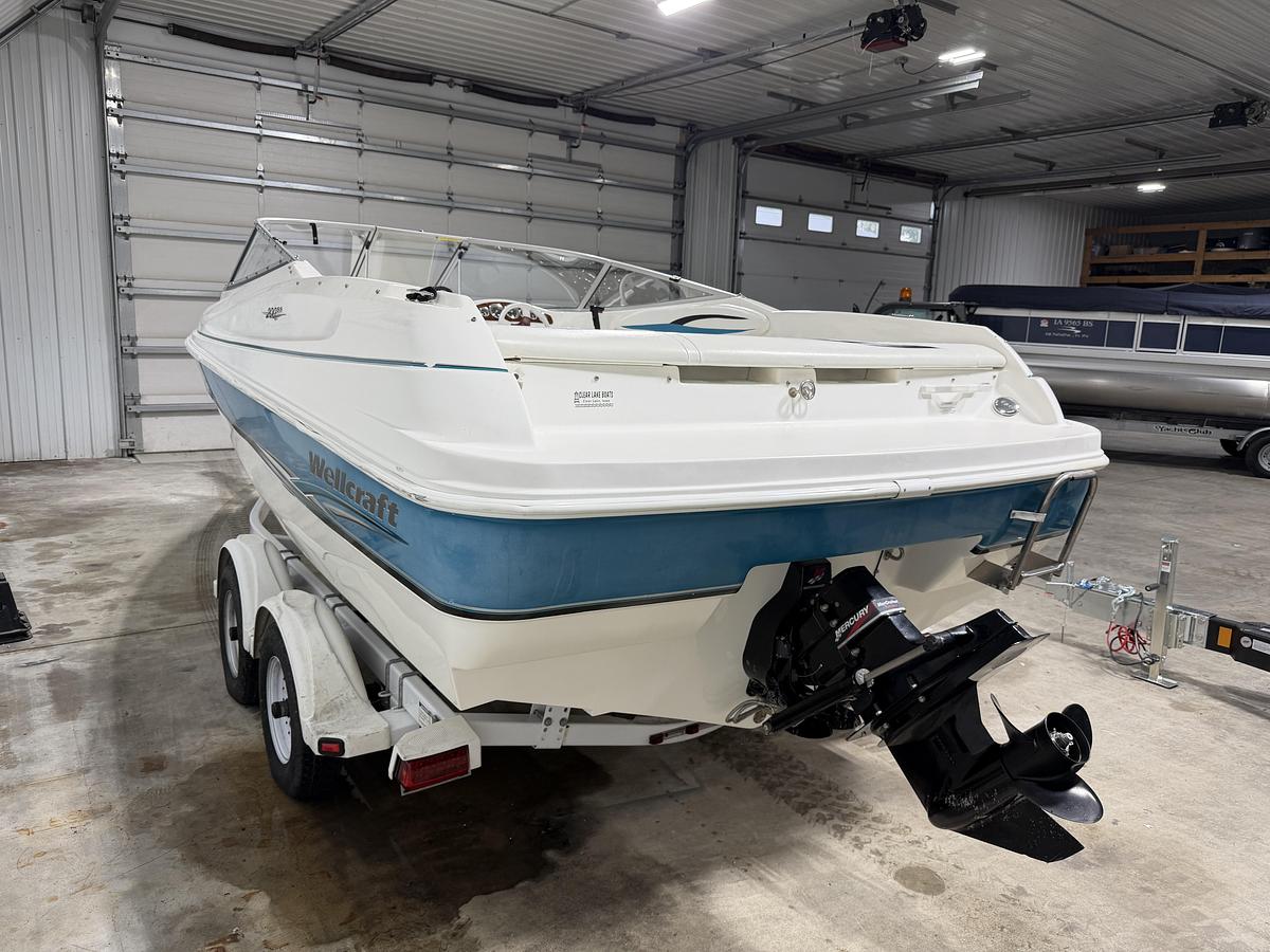 Used 2000 Wellcraft 200 SS