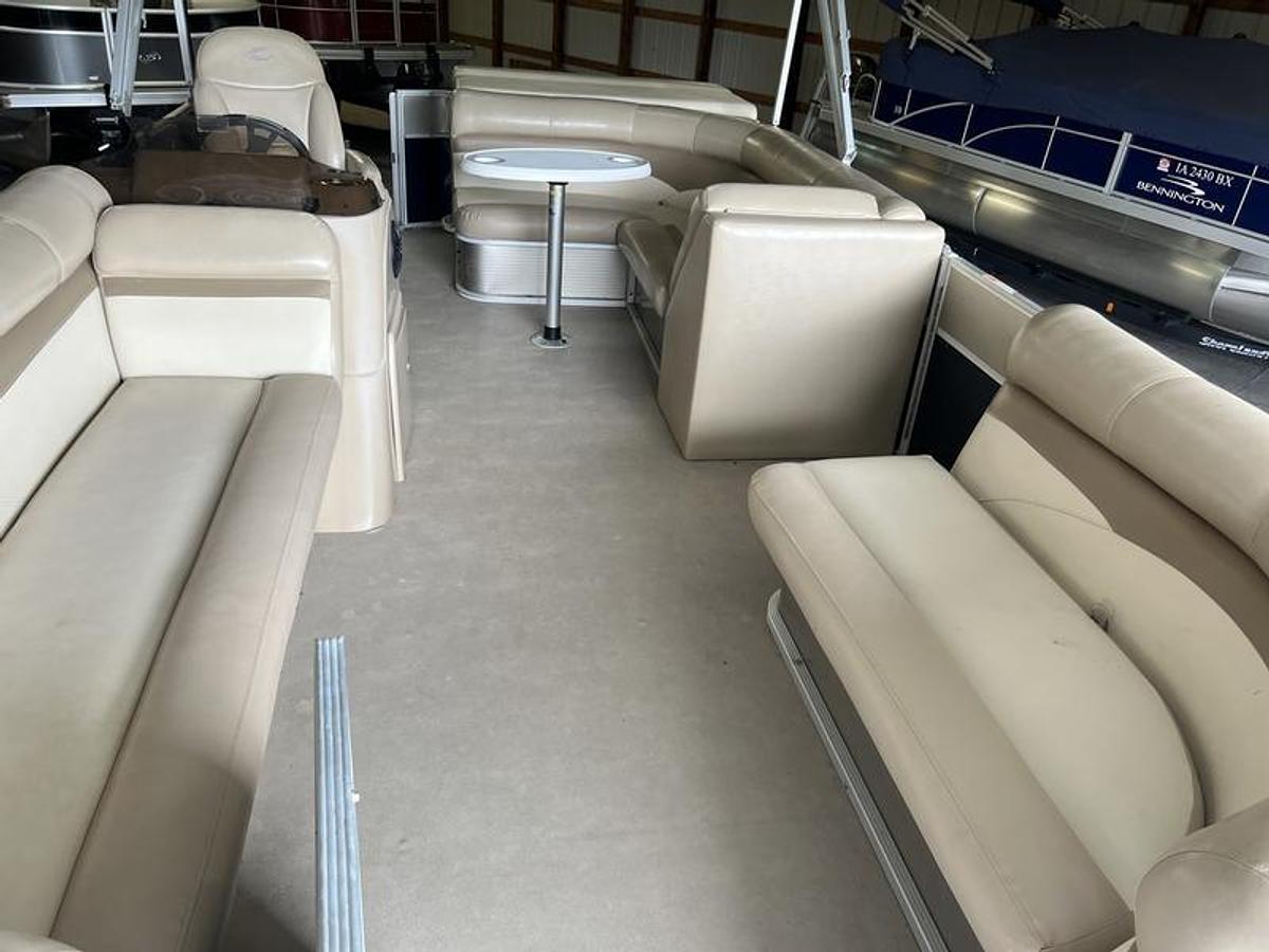 Used 2013 Crest V210