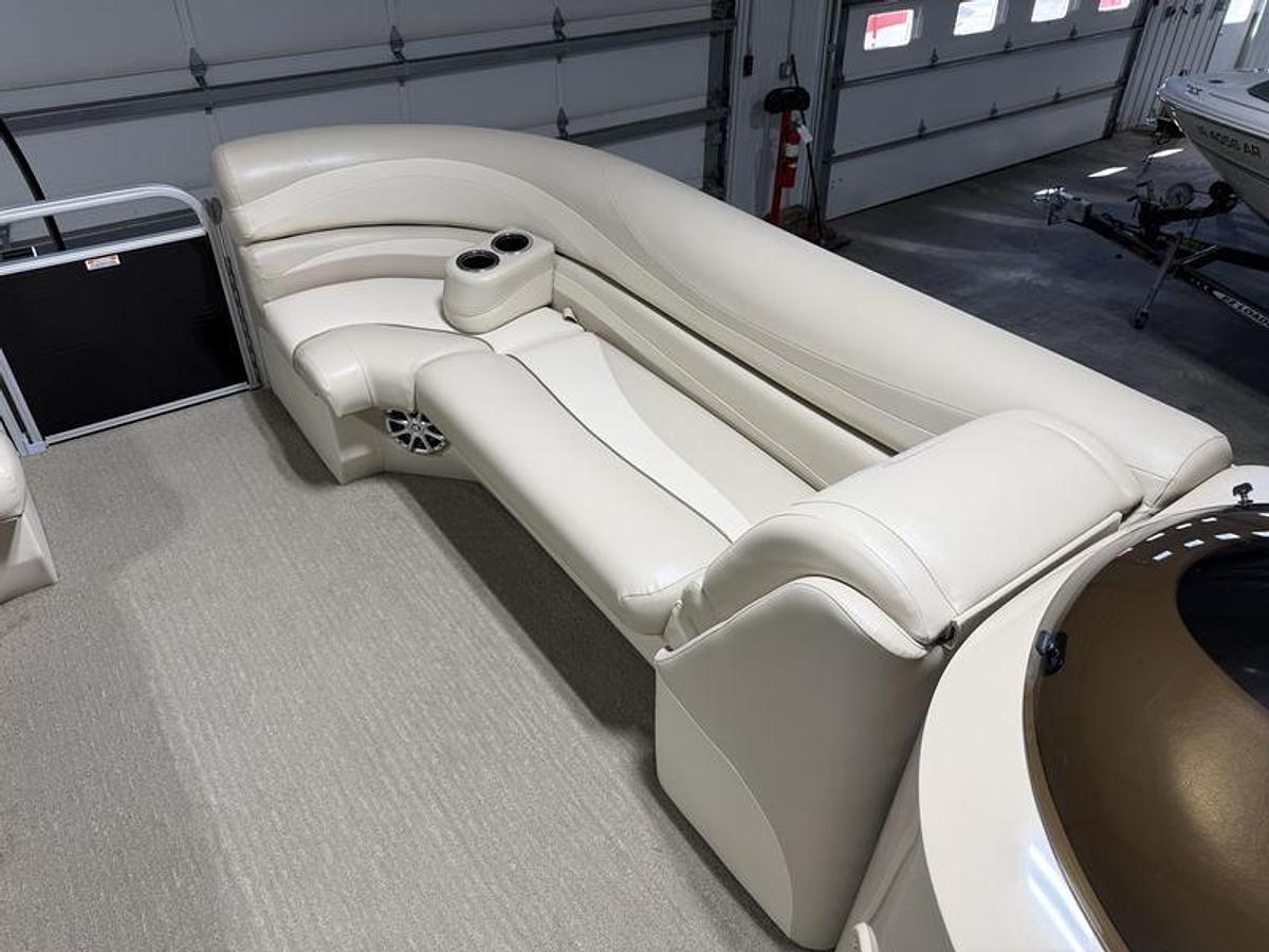 Used 2014 Bennington 2275 GL