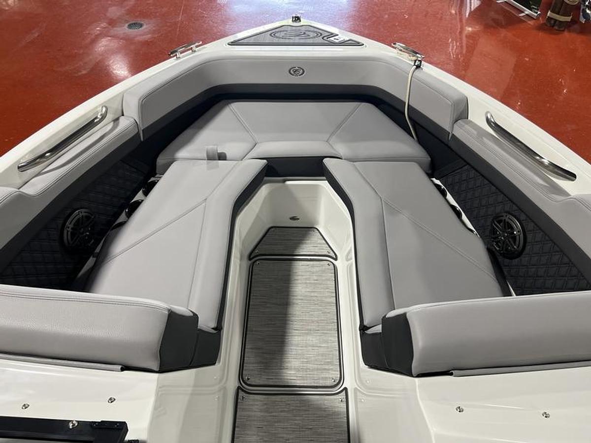 2026 Cobalt Boats R4