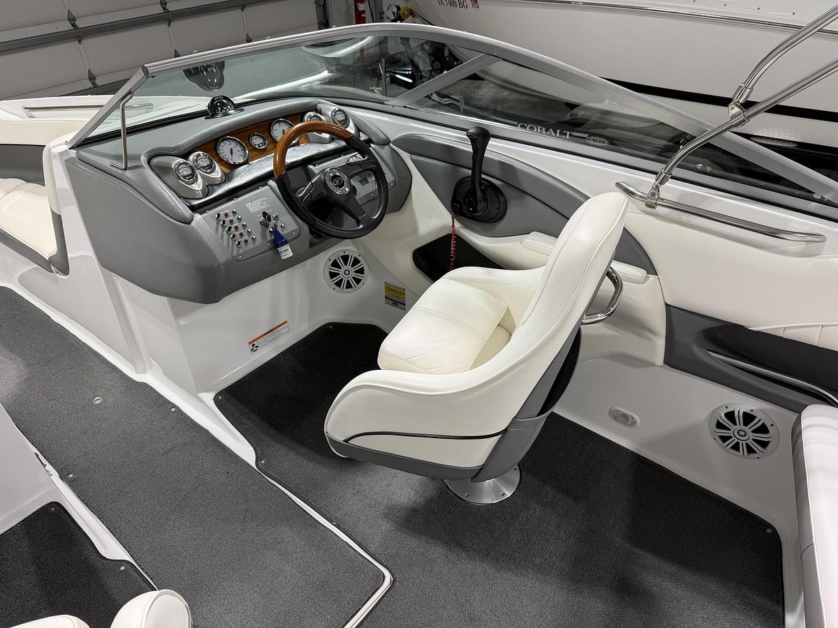Used 2006 Cobalt Boats 220