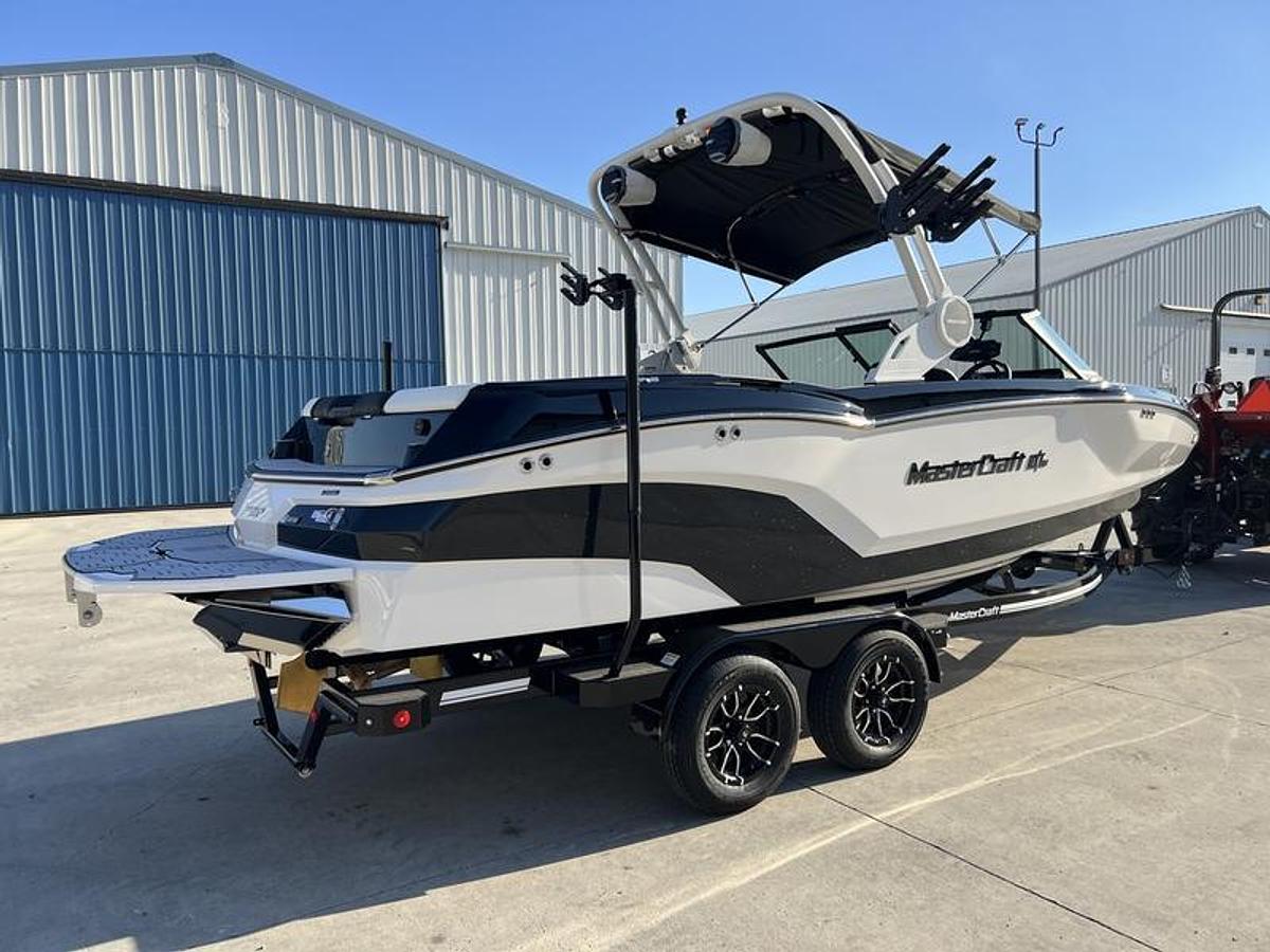 2026 MasterCraft NXT22