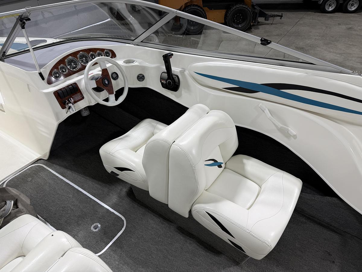 Used 2000 Wellcraft 200 SS