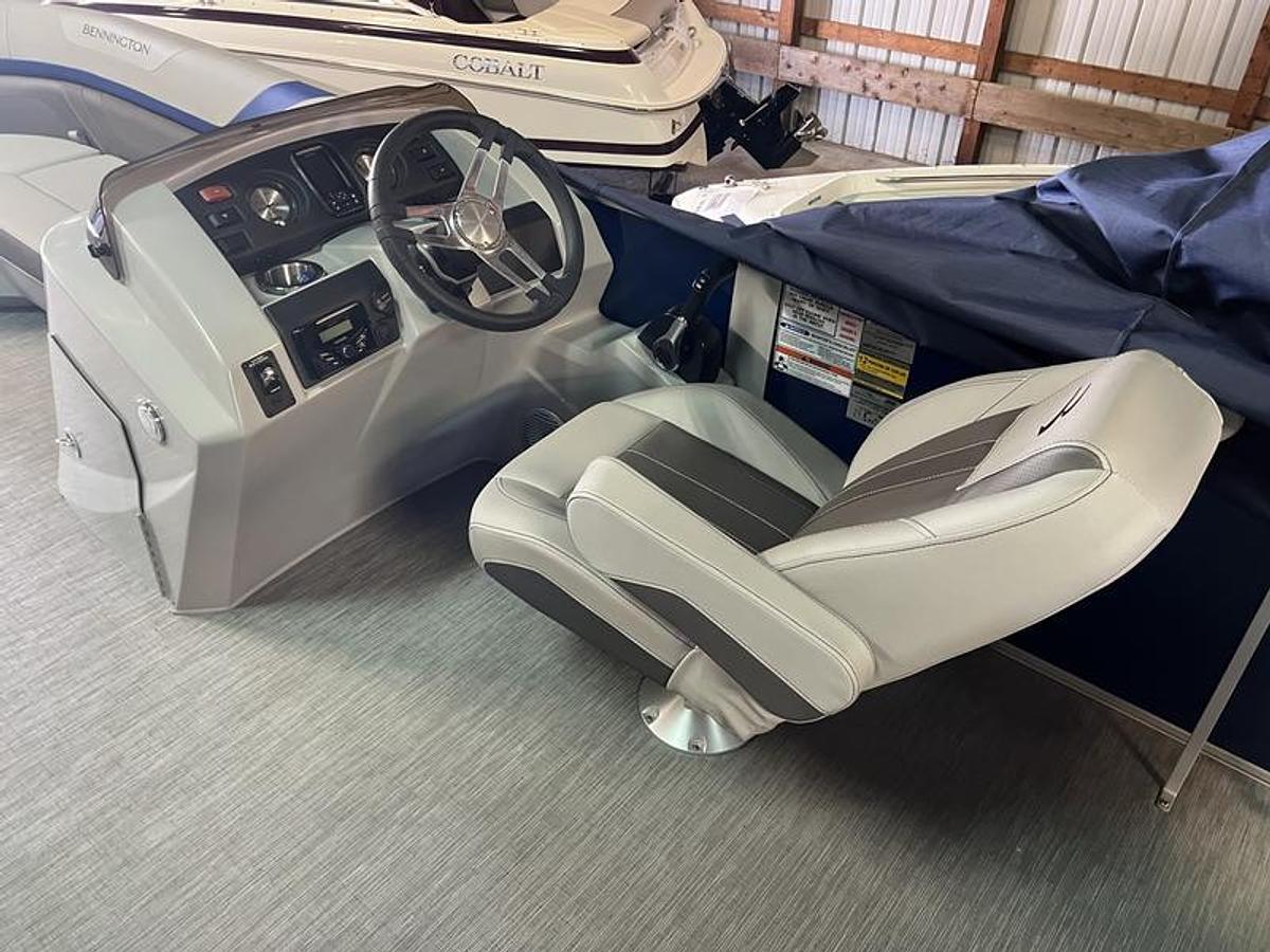 Used 2023 Bennington 22 SXSB