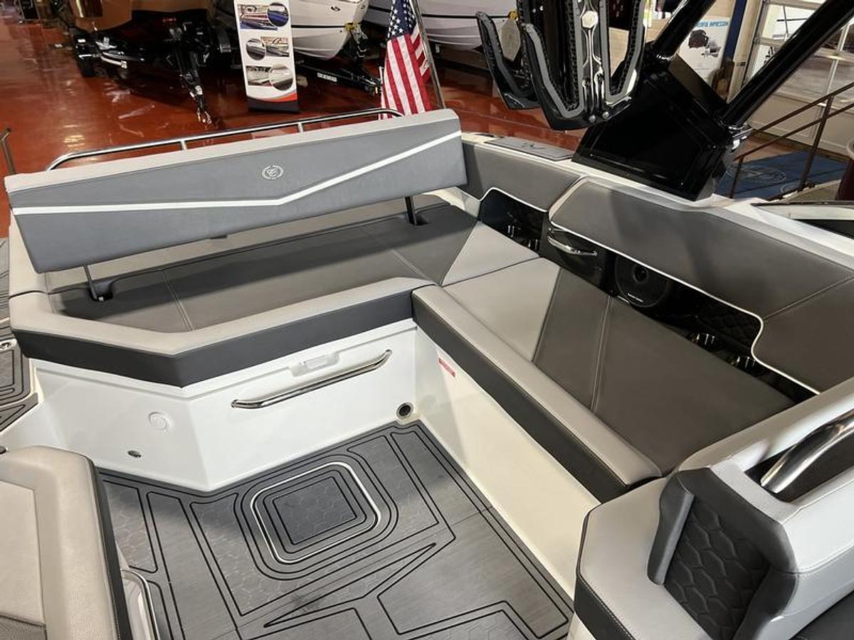 Used 2024 Cobalt Boats R6 Surf