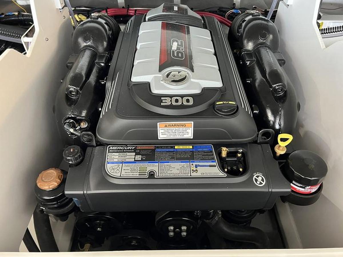 2024 Crownline 240 SS