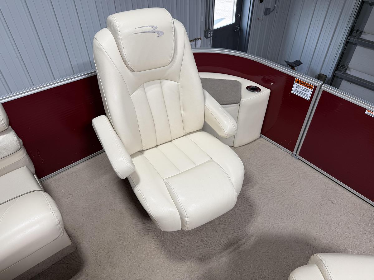 Used 2011 Bennington 2574 RFSI
