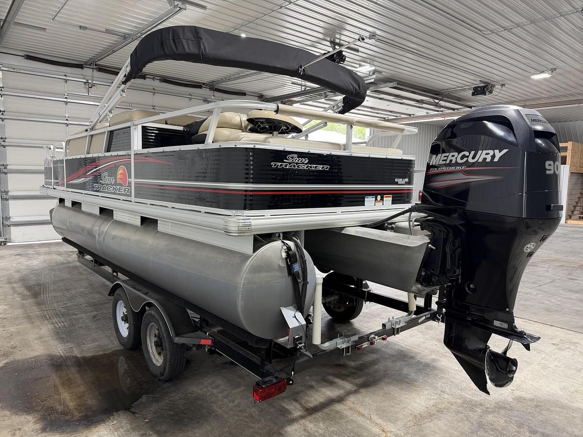 Used 2013 Tracker Fishin' Barge 22 DLX