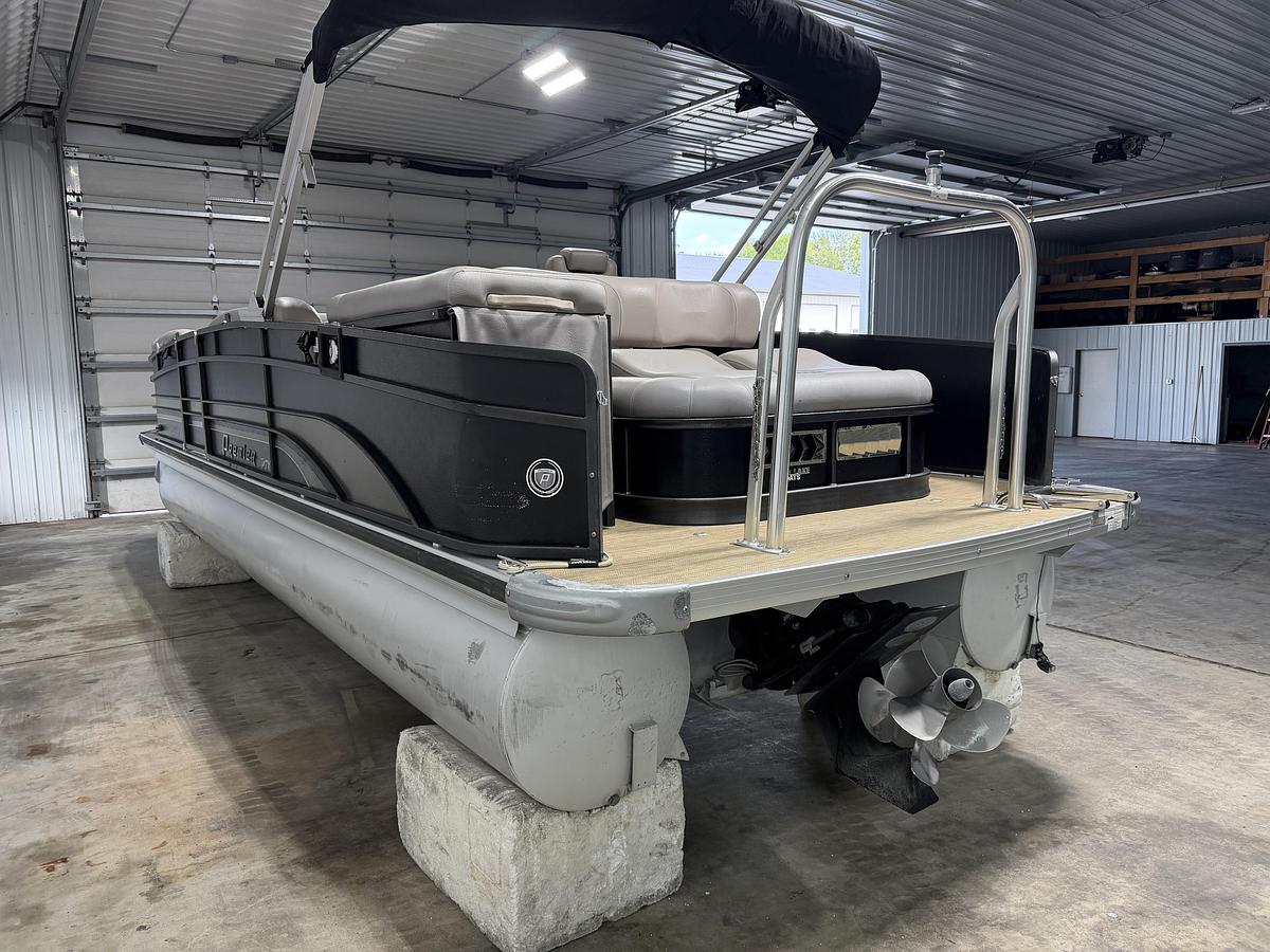 Used 2011 Premier 250 Grand Isle I/O