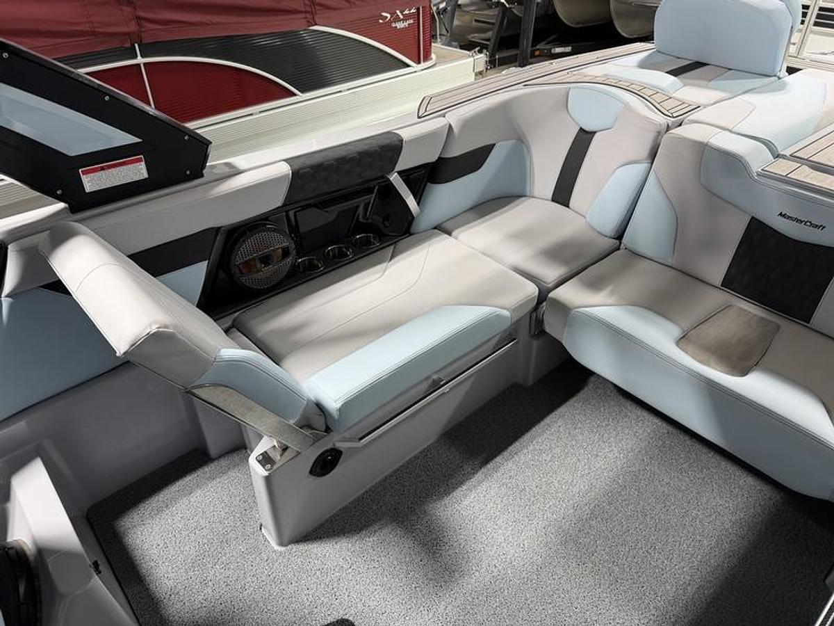 Used 2023 MasterCraft XT24