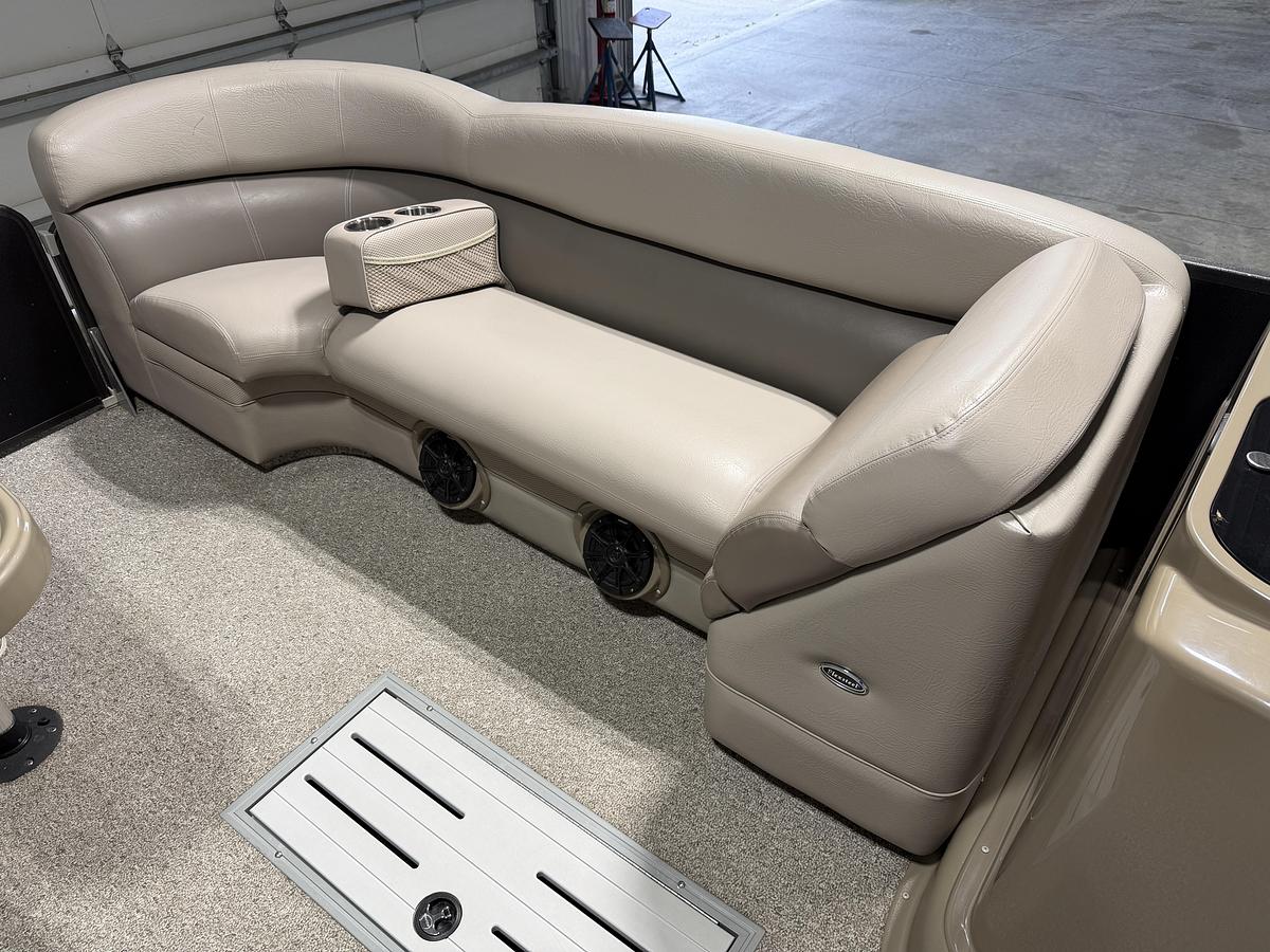 Used 2011 Premier 250 Grand Isle I/O
