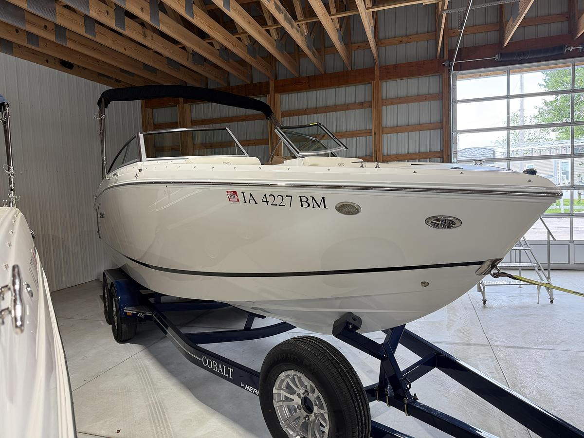 Used 2014 Cobalt Boats R5