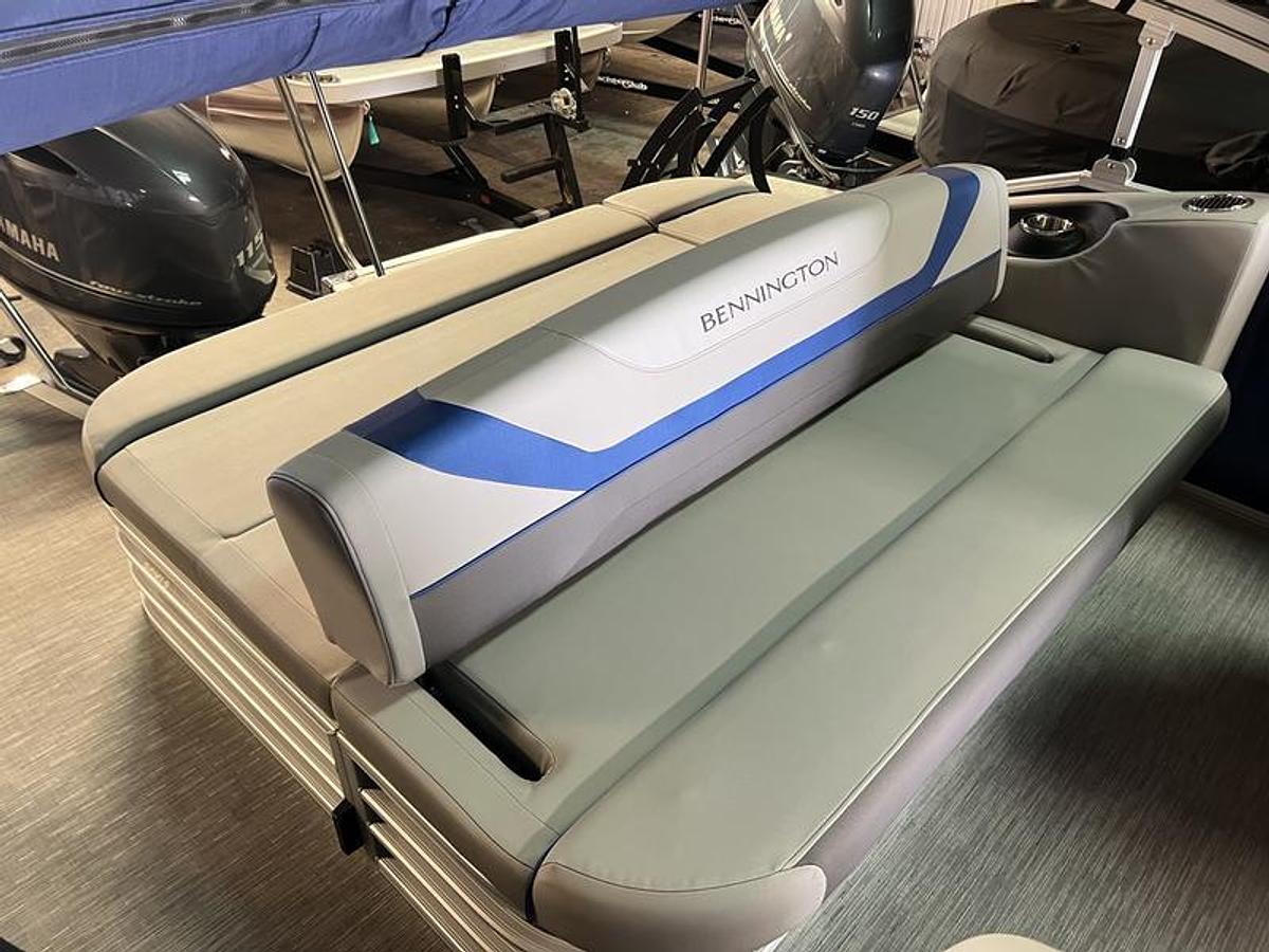 Used 2023 Bennington 22 SXSB