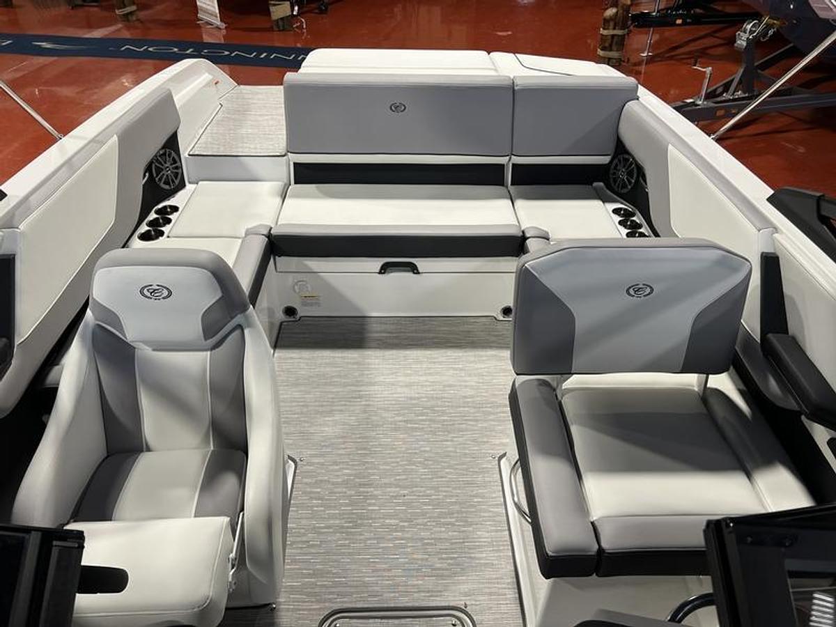 2025 Cobalt Boats CS23