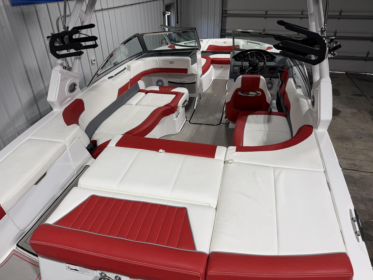 Used 2020 Cobalt Boats 220S BR