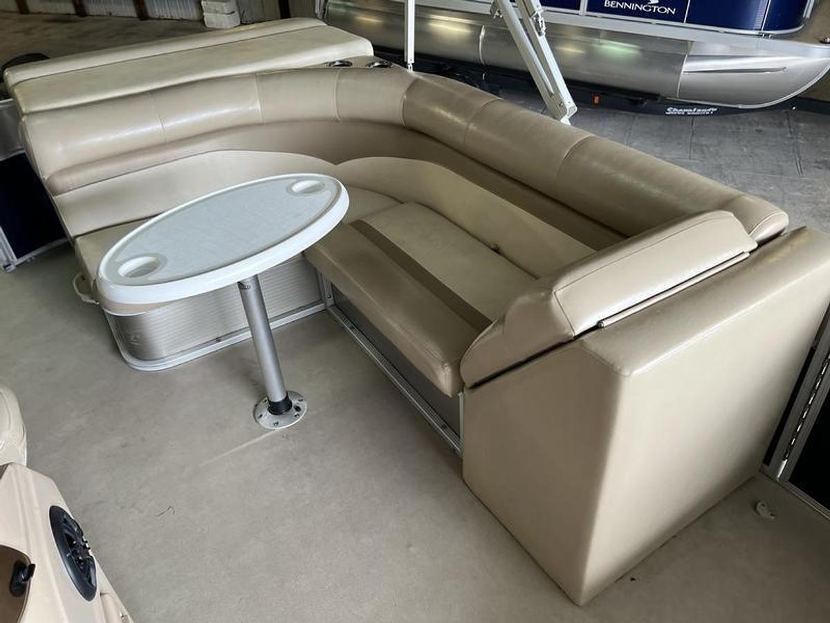 Used 2013 Crest V210