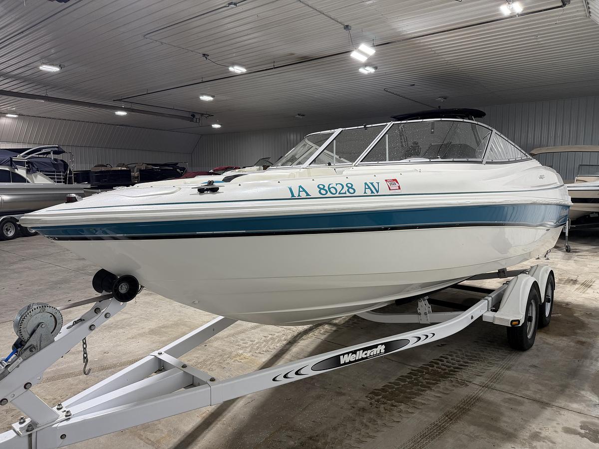 Used 2000 Wellcraft 200 SS