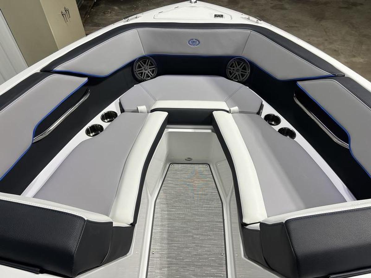 2025 Cobalt Boats CS23 Surf