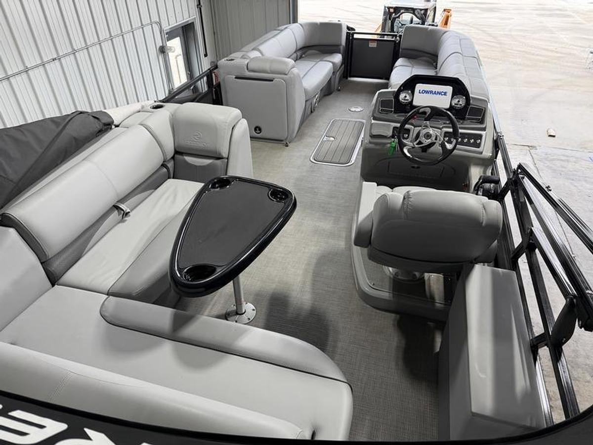 Used 2021 Tracker® Boats REGENCY 250 DL