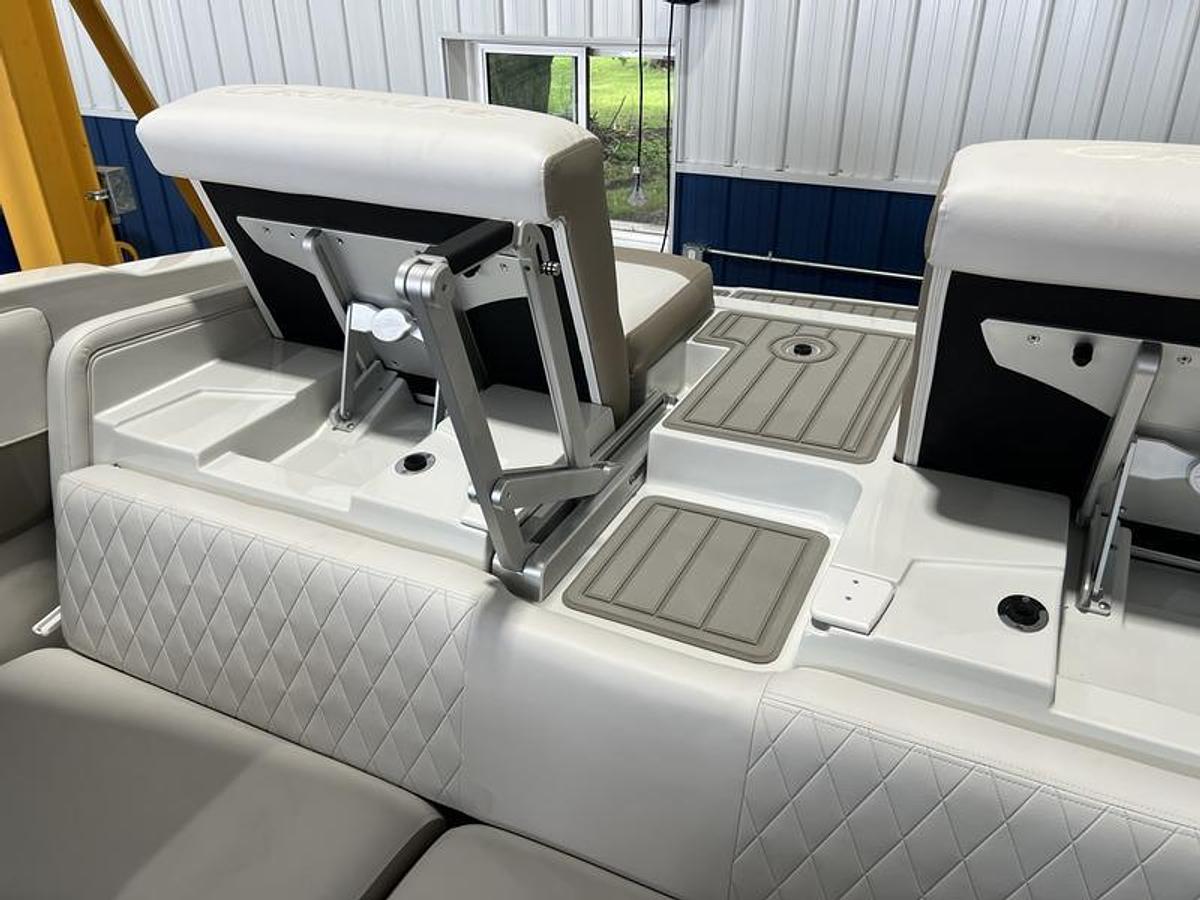 2024 Crownline 240 SS