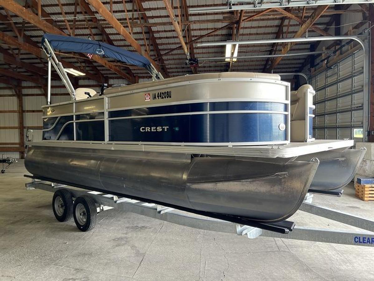 Used 2013 Crest V210