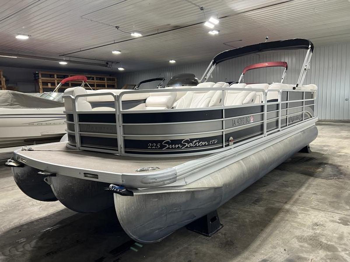 Used 2010 Premier 225 SUNSATION LTD