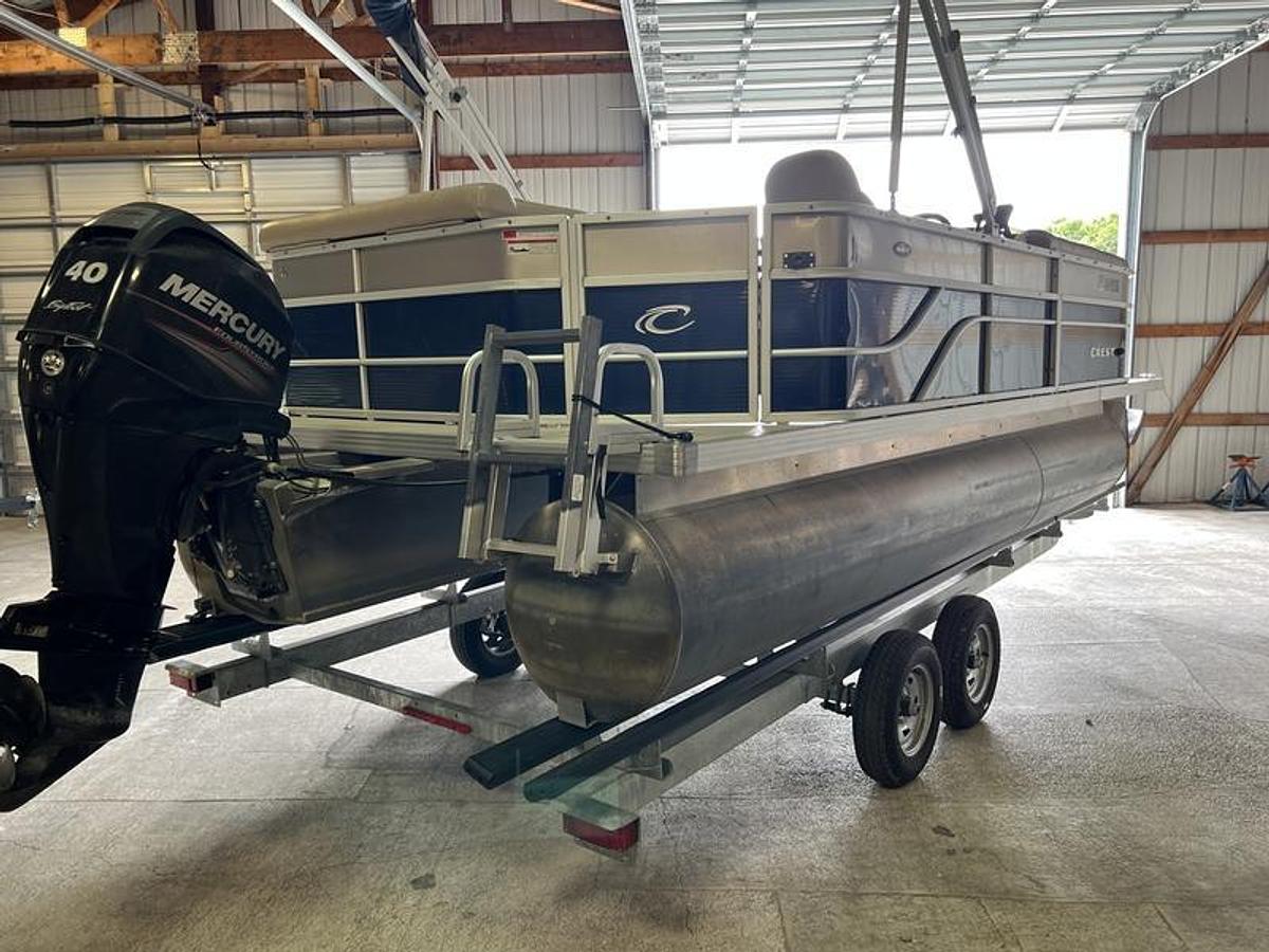 Used 2013 Crest V210