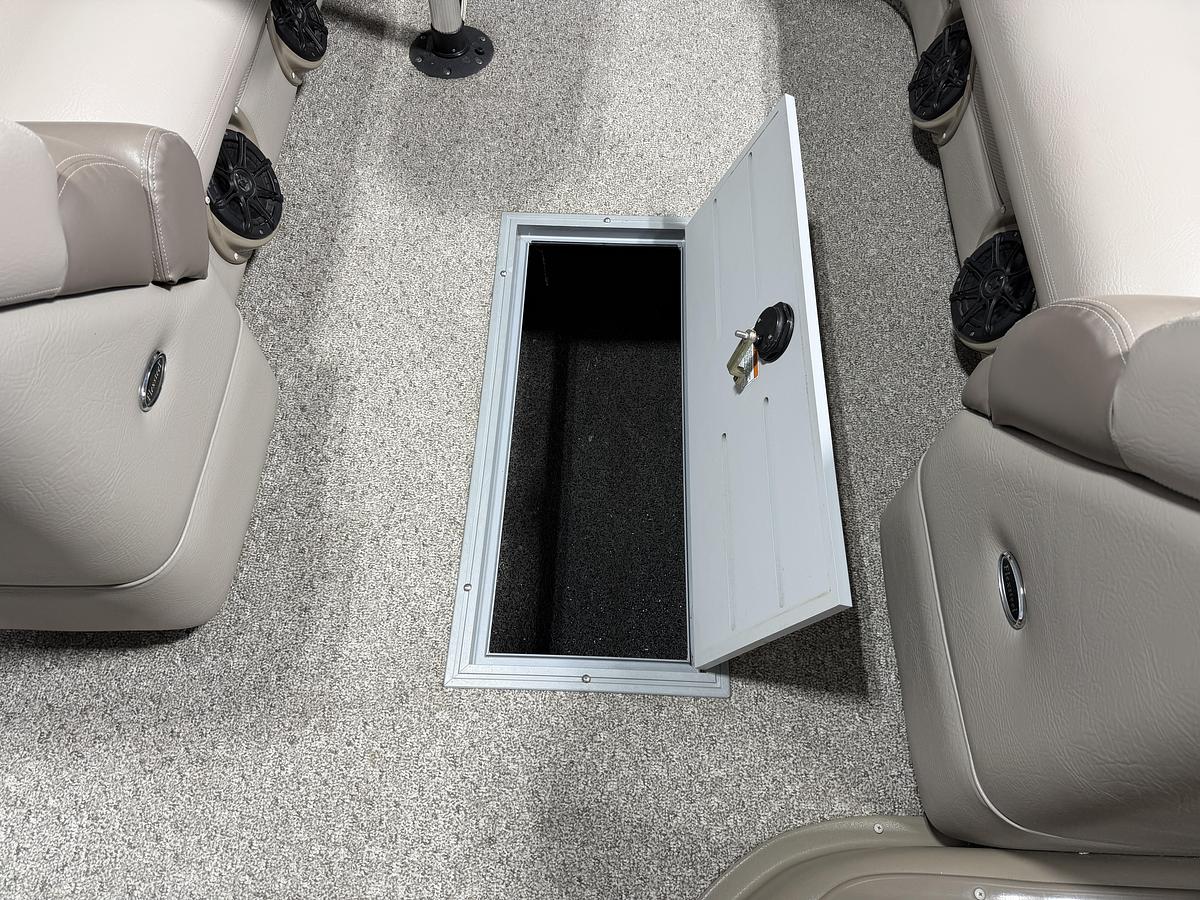 Used 2011 Premier 250 Grand Isle I/O