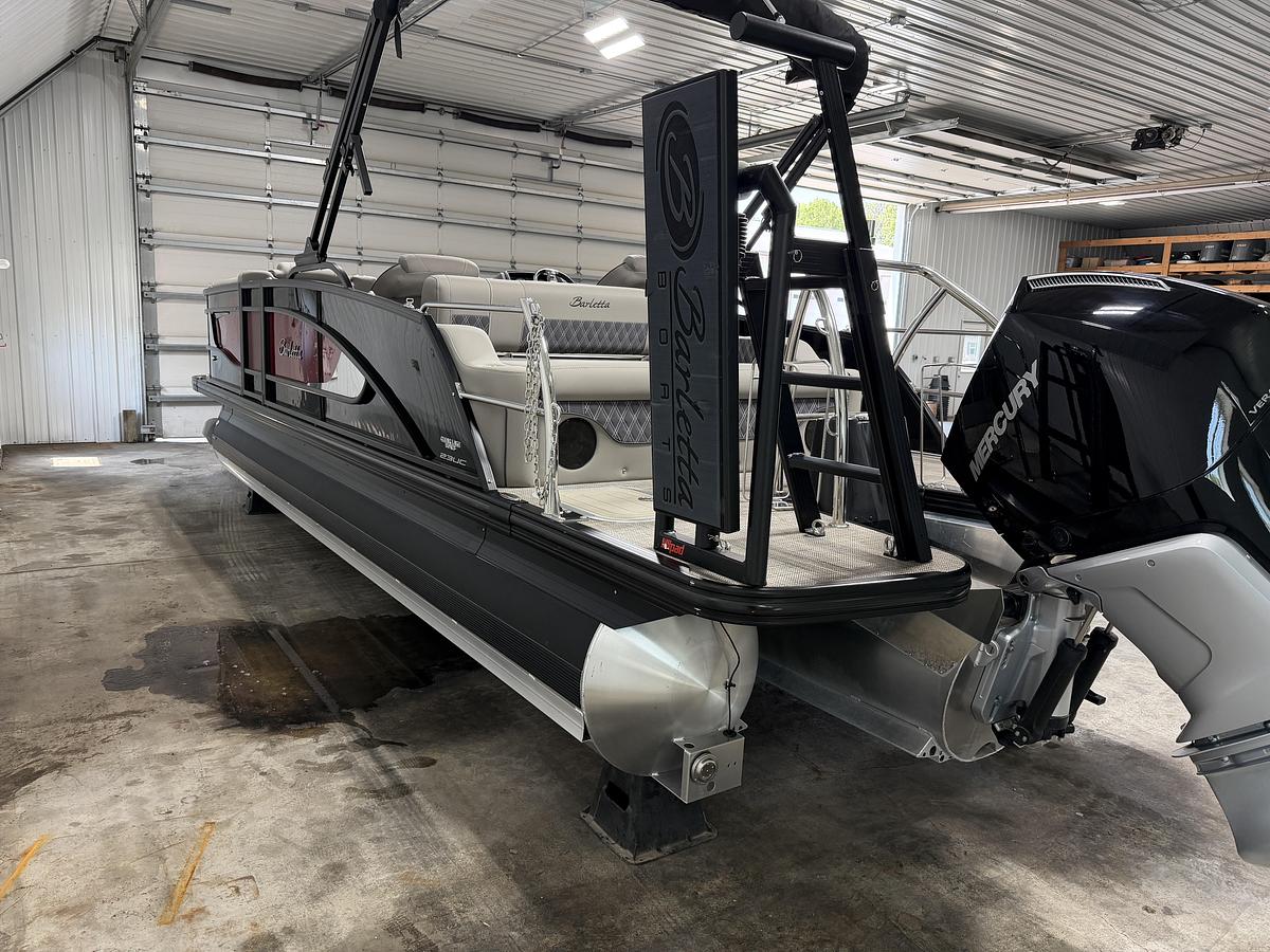 Used 2022 BARLETTA L23UC