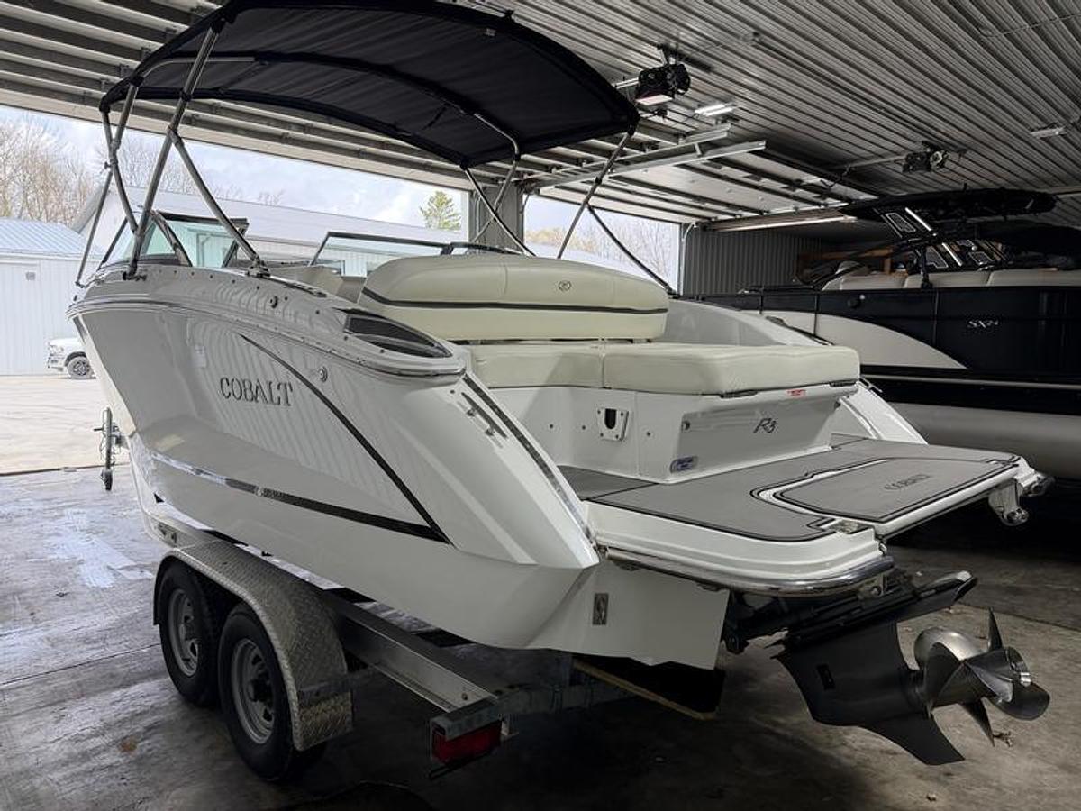 Used 2016 Cobalt Boats R3
