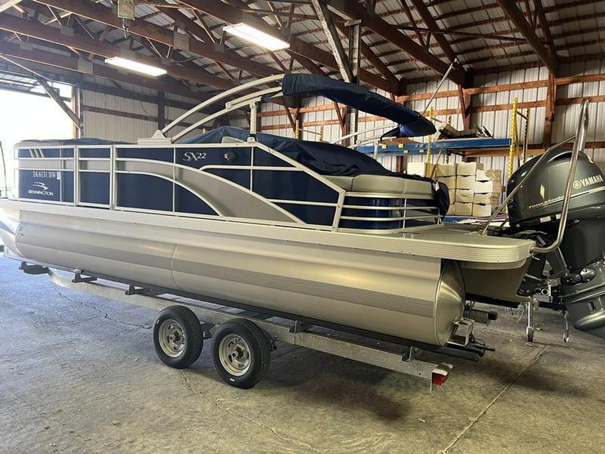Used 2023 Bennington 22 SXSB