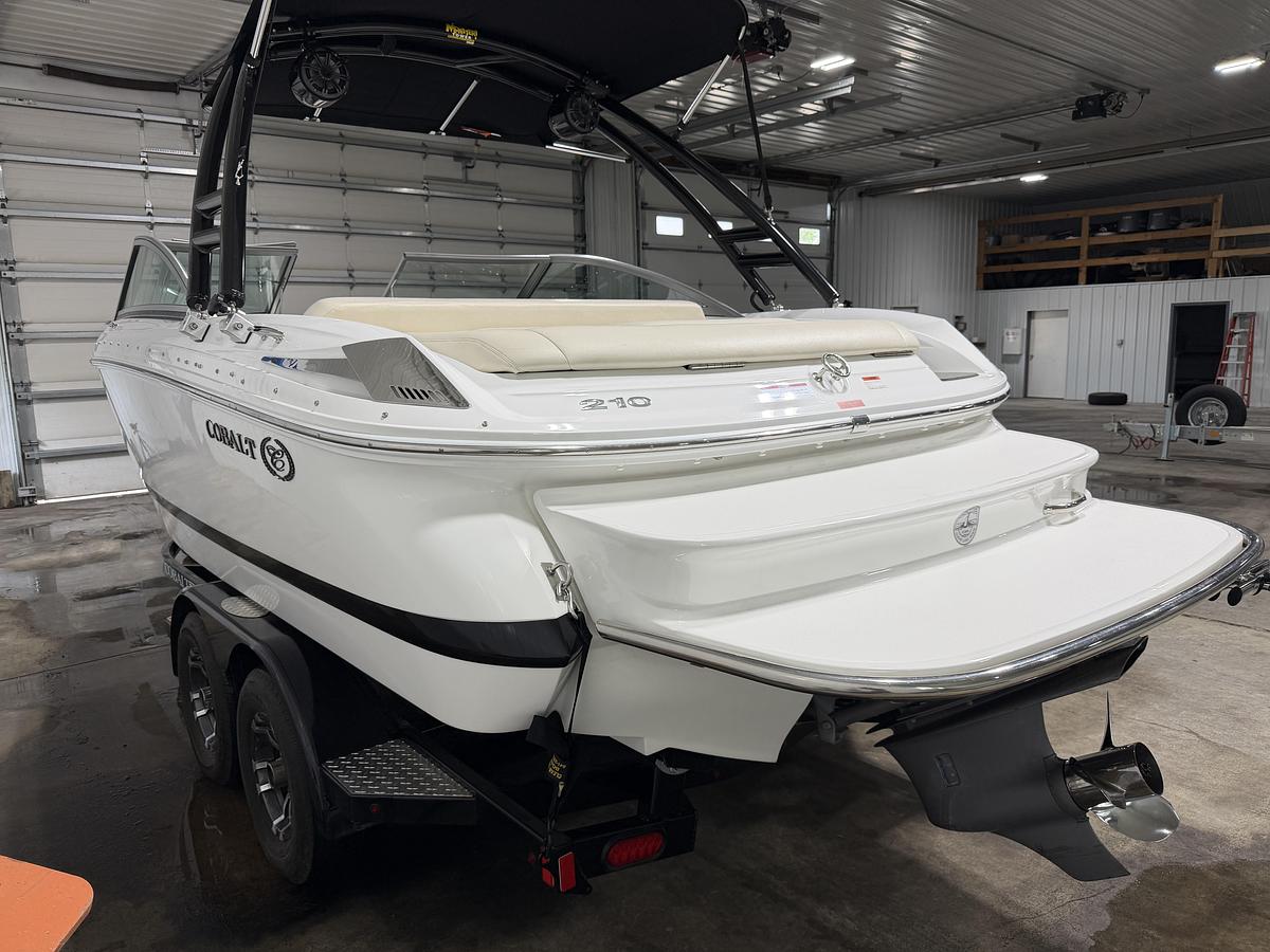 Used 2010 Cobalt Boats 210