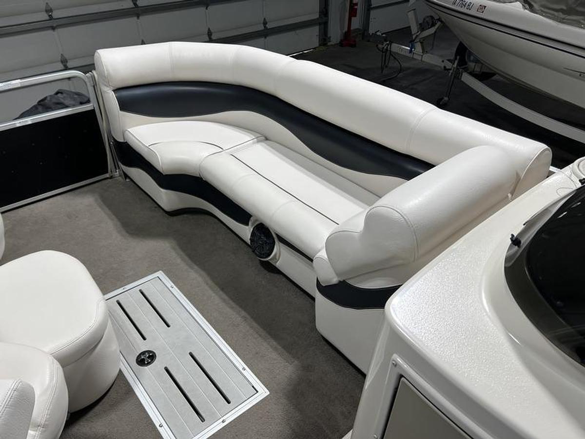 Used 2010 Premier 225 SUNSATION LTD