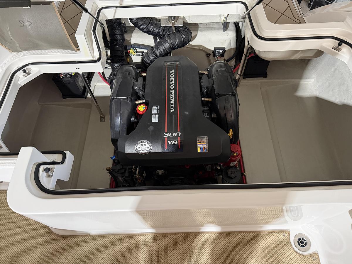Used 2014 Cobalt Boats R5