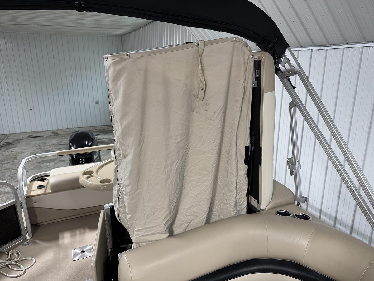Used 2013 Tracker Fishin' Barge 22 DLX