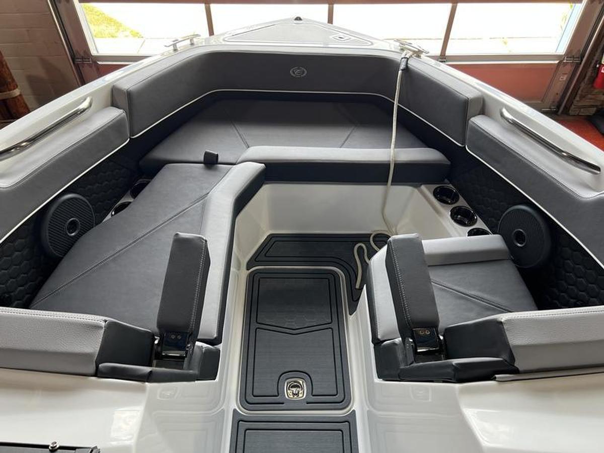 Used 2024 Cobalt Boats R6 Surf