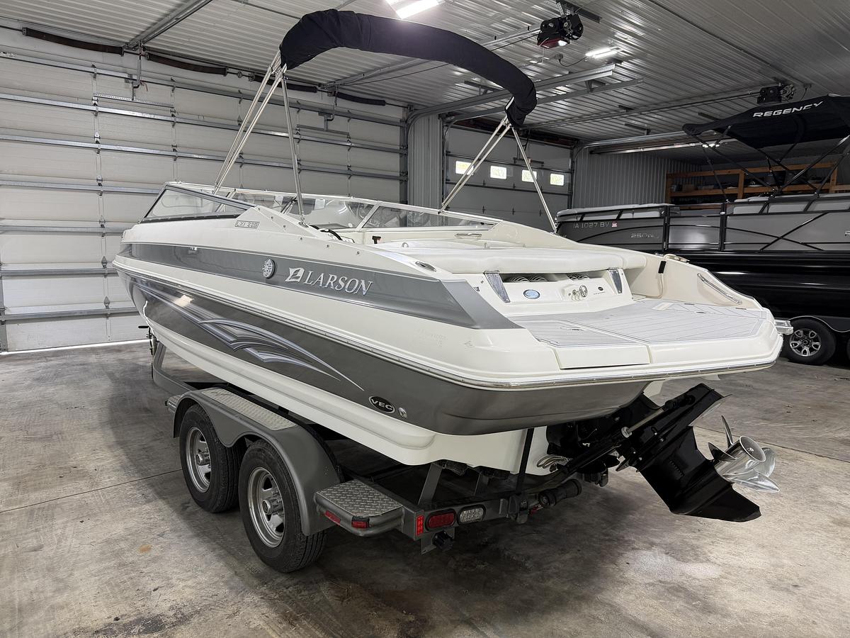 Used 2008 Larson 228 LXI