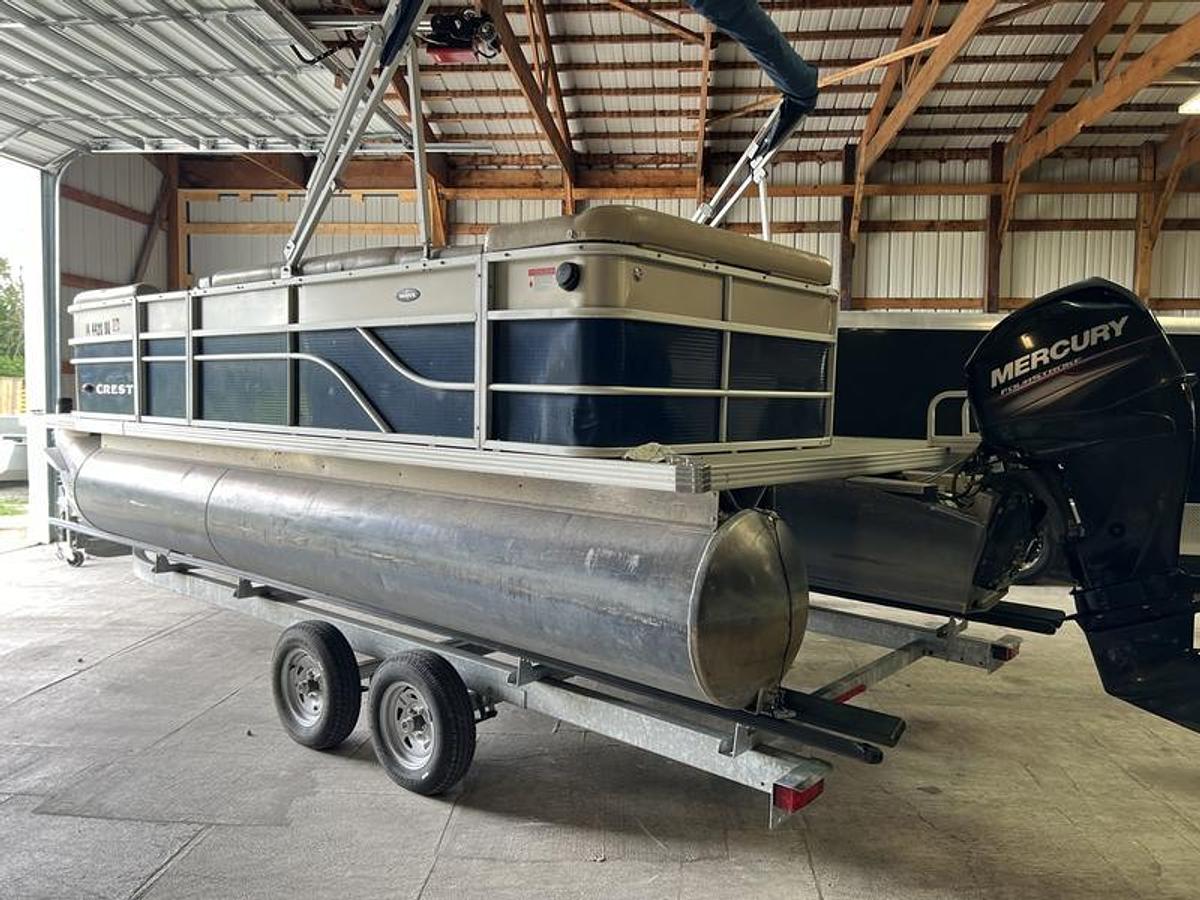 Used 2013 Crest V210