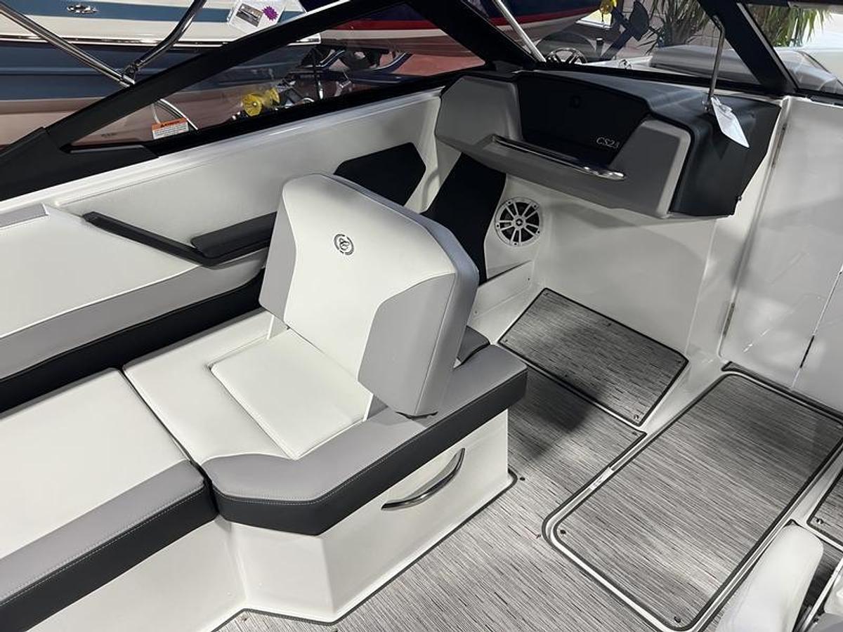 2025 Cobalt Boats CS23